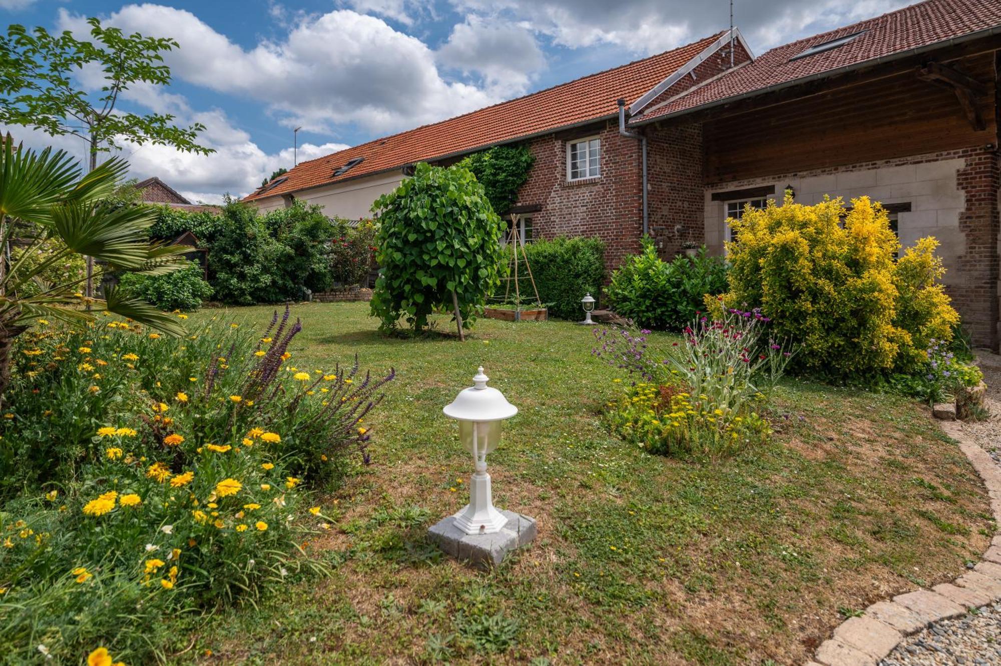 Gite Cosy Green Chevincourt Esterno foto